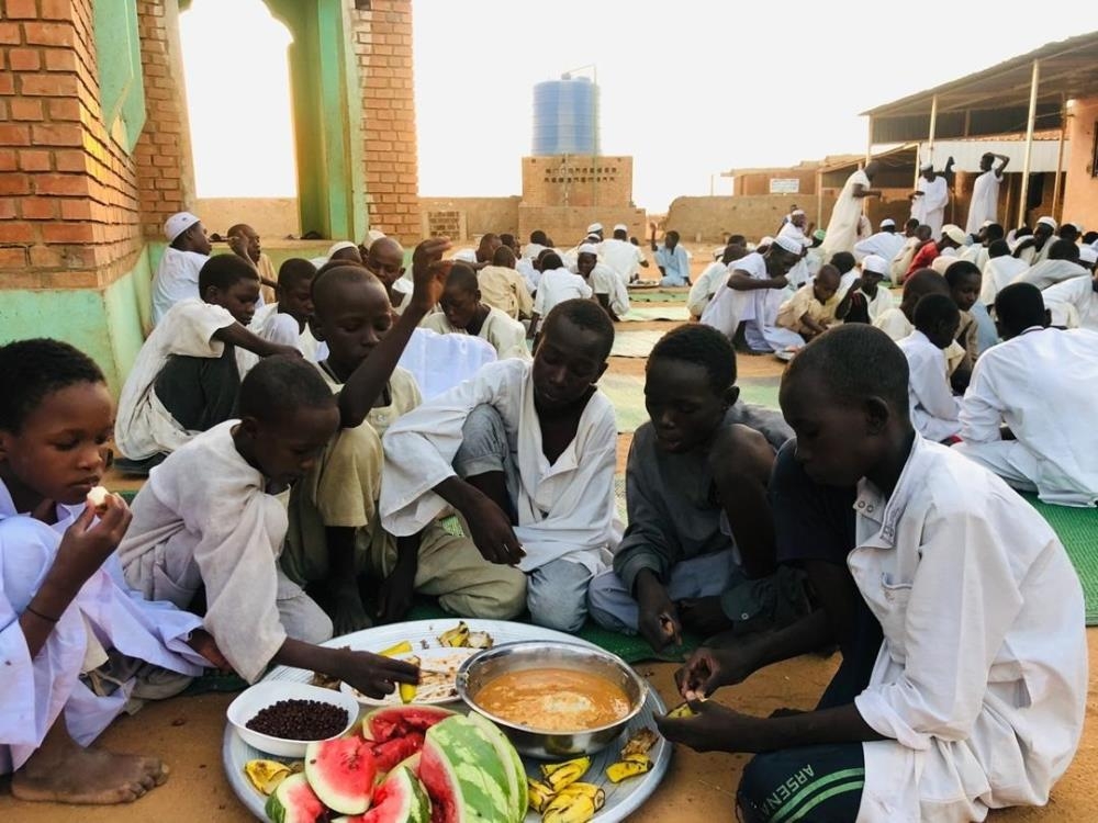 İhlâs Vakfı zekâtlarınızı üç kıtada gerçek ihtiyaç sahiplerine ulaştırıyor