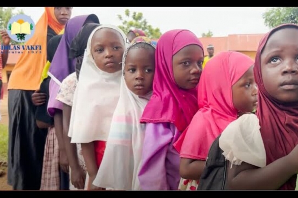 Uganda'da Bayram Alışverişi ve Rengarenk Kutlaması, Uganda Sokakları